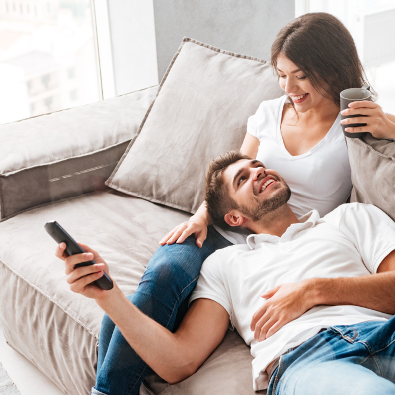 اختاري له دائما أماكن هادئة وبعيدة عن الناس عند اللقاء به