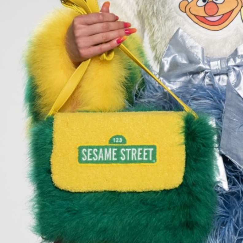 موديلات حقائب يد نسائية بتوقيع On Off من اسبوع الموضة في لندن