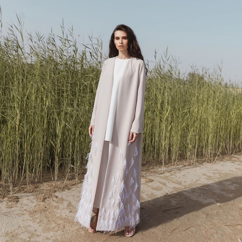 عبايات أنيقة وناعمة 