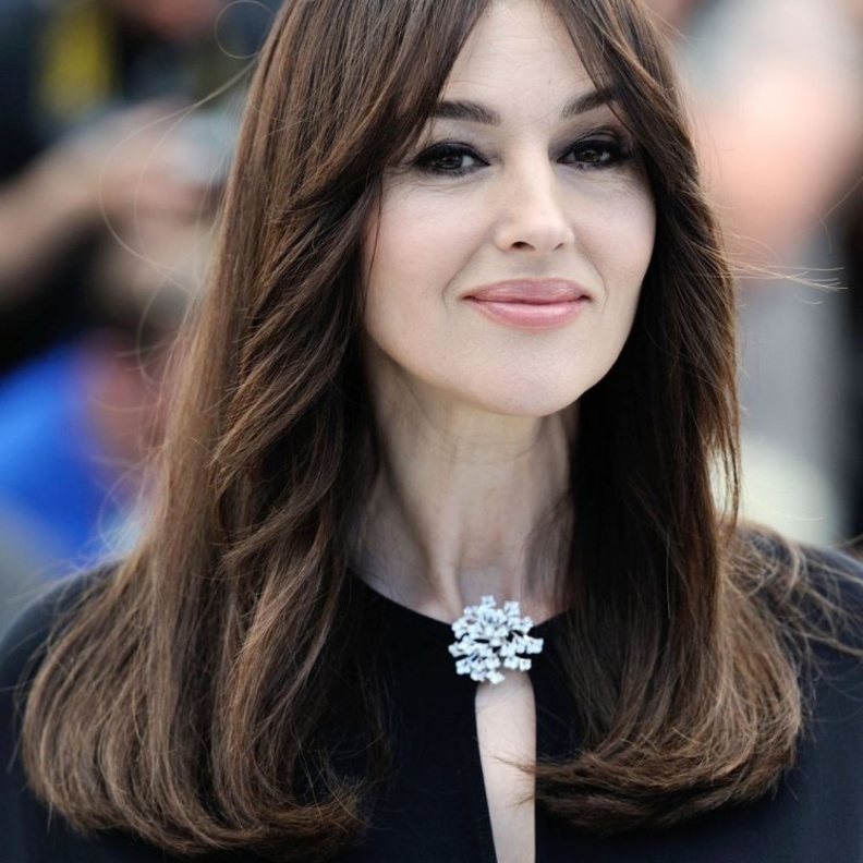 تسريحة الشعر القصير الذي ظهرت بها مونيكا في ميلان