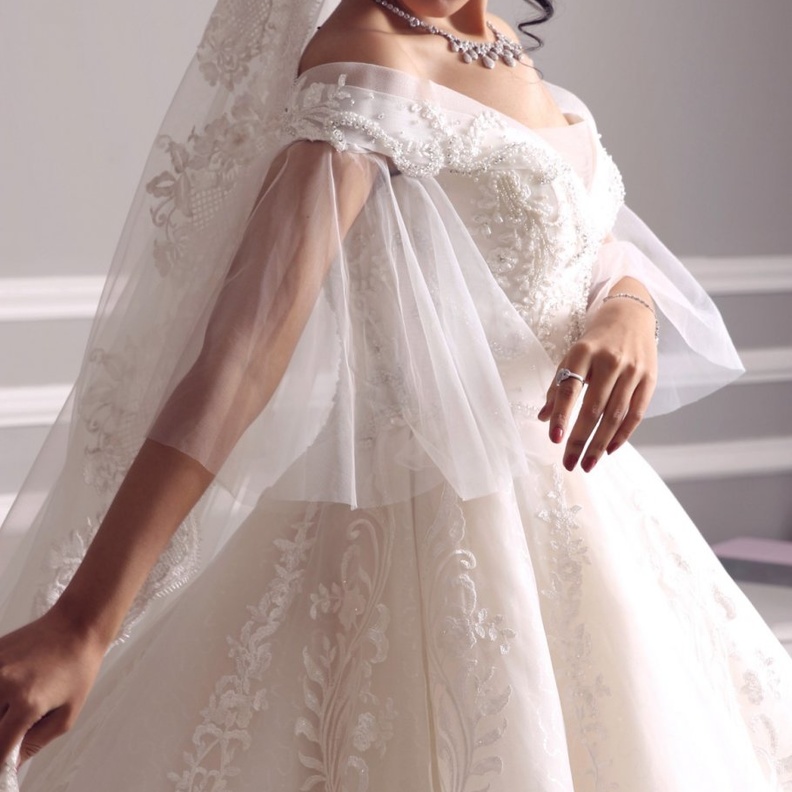 تصوير عروس بكاميرا المصورة اصايل نايف