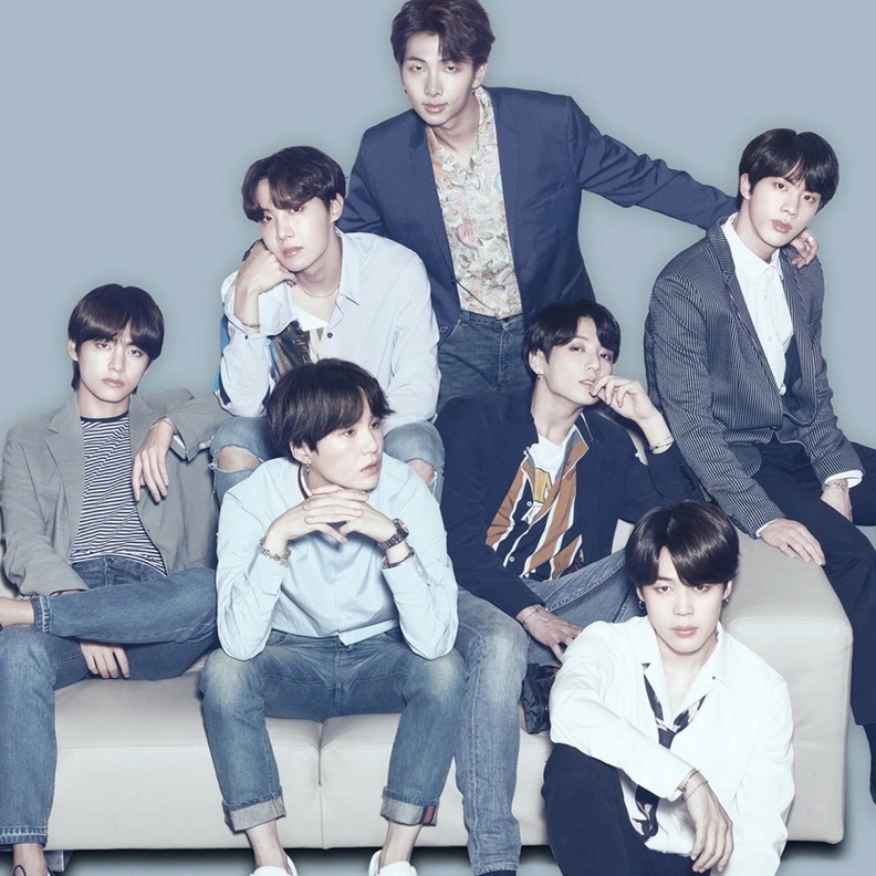 استقبال حاشد ل فرقة BTS الشهيرة