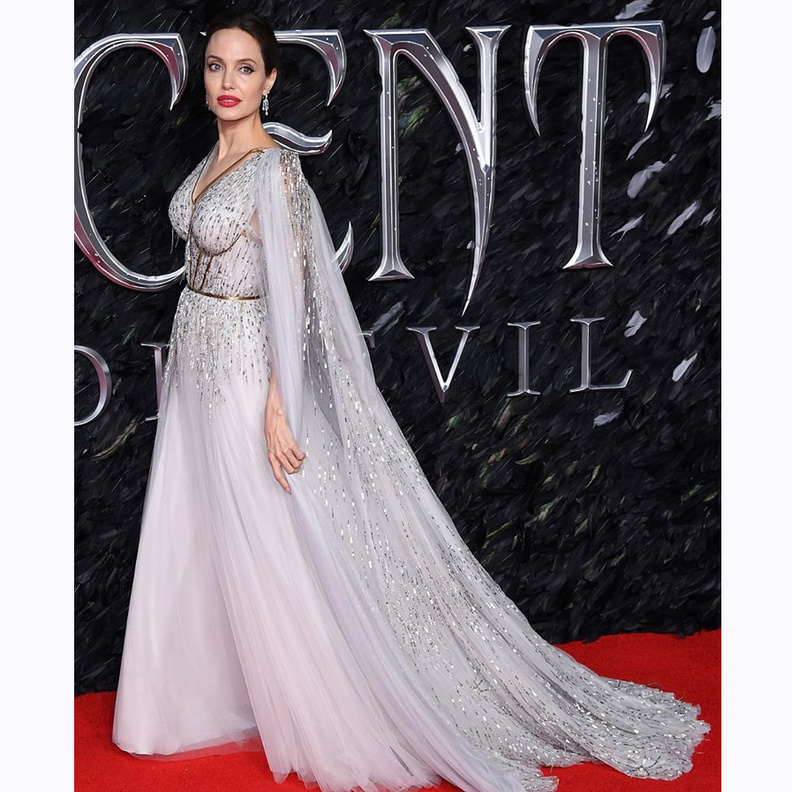  أناقة أنجلينا جولي Angelina Jolie برفقة أولادها