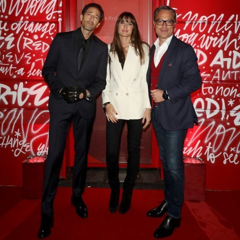 تشارلوت كاسيراغي في فاعلية خيرية في الشانزليزيه