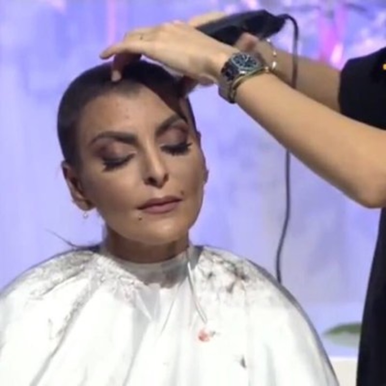  تكريم الاستاذة هيفاء الشامسي من قبل وزير الصحة