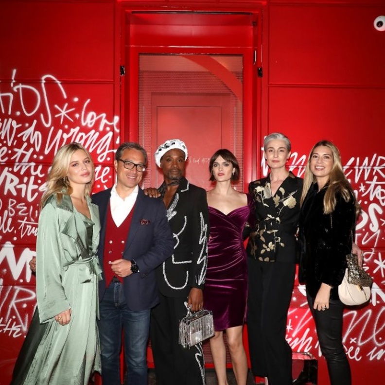 Mont Blanc تلـوّن باريس بالأحمر لإطلاق أحدث تشكيلة لها (MONTBLANC M)RED دعماً لجهود مكافحة فيروس نقص المناعة/ الإيدز