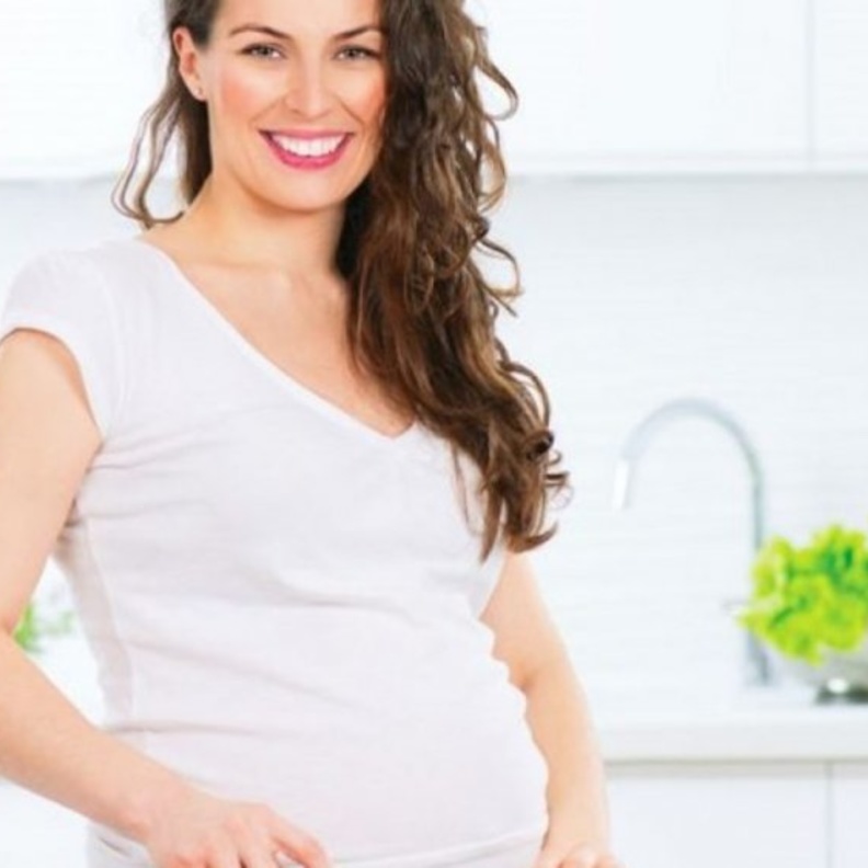 أهم الأطعمة التي تساعد على ولادة طفل صحي