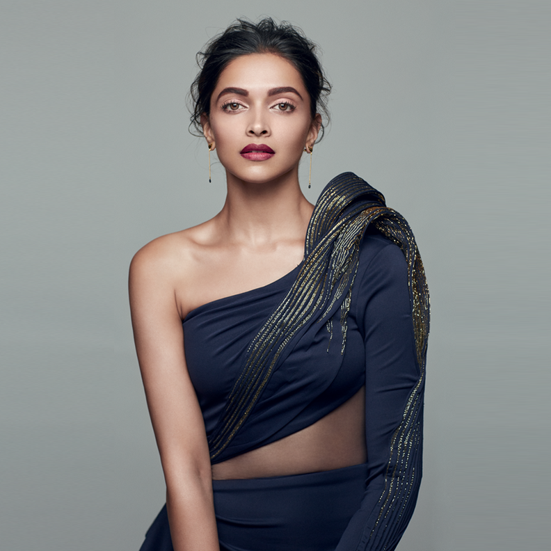 ديبيكا بادوكون تكشف عن أحدث أعمالها الفنية