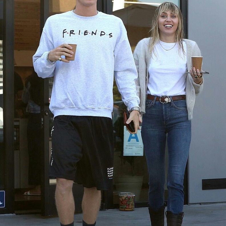 مايلي سايرس و حبيبها الجديد كودي سيمبسون 