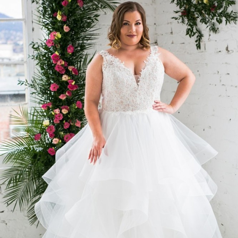 فستان بأكمام دانتيل من watters