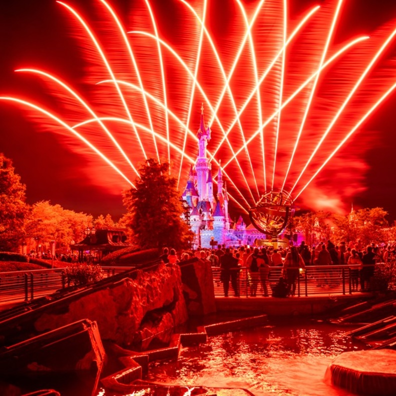 احتفالات منتزهات ومنتجع ديزني لاند