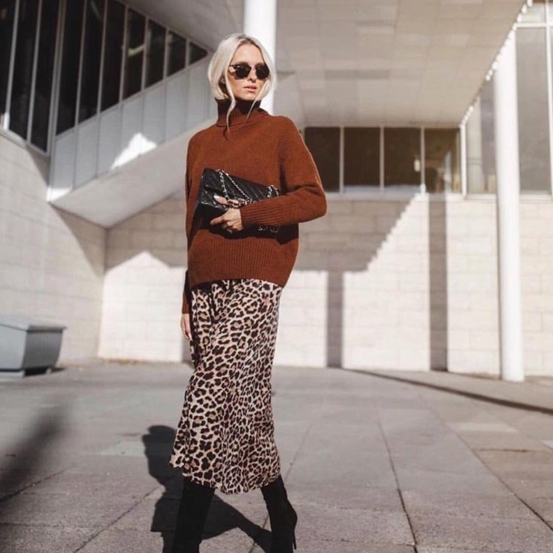 تنسيقات عصرية في التنورة بنقشة النمر هذا الموسم