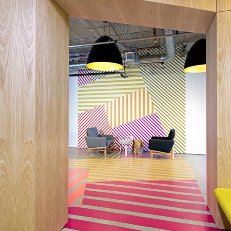 أقمشة الكنب العصري بنقشة المخطط وبأسلوب مودرن