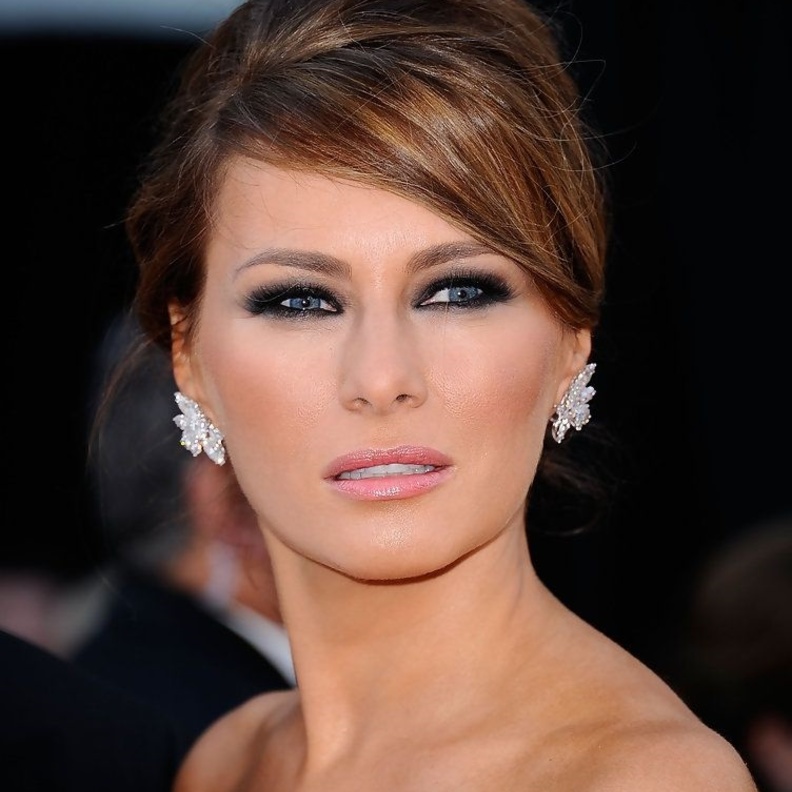 خطوات وضع مكياج عيون سموكي بأسلوب ميلانيا ترامب