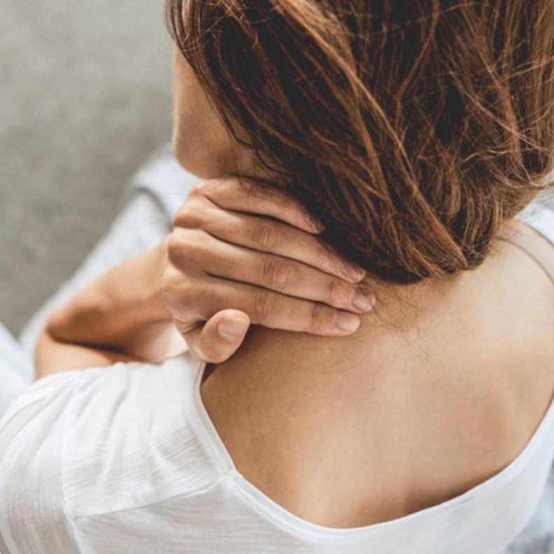 آلام الظهر و الرقبة من أمراض العظام الشائعة