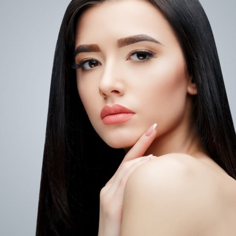 بذور الكتان لتطويل وفرد جميع أنواع الشعر