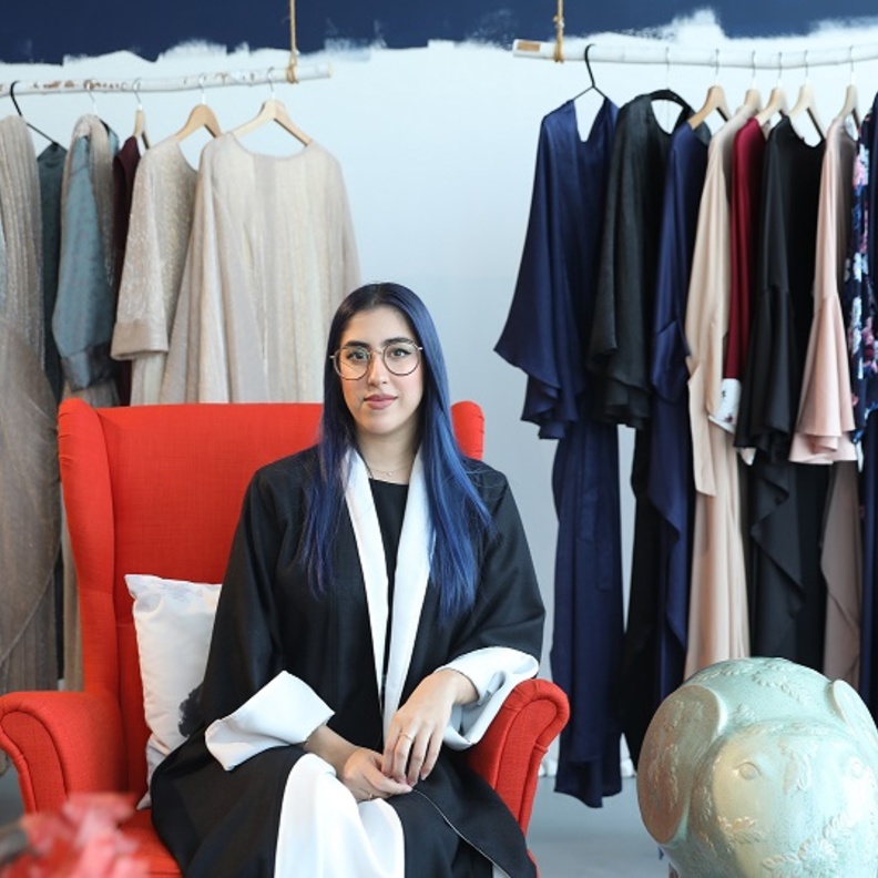 المصممة الإماراتية يارا بن شكر