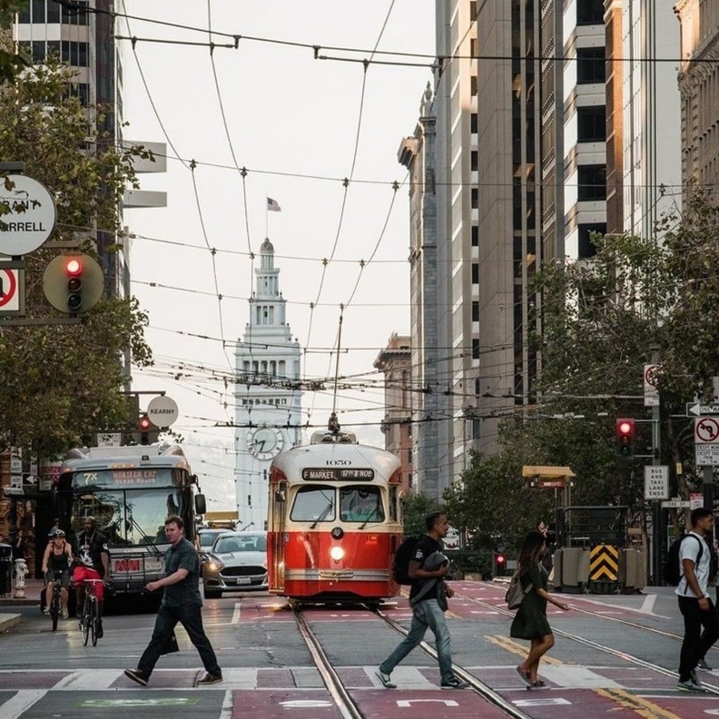 سان فرانسيسكو تحظر السيارات من أحد أكثر شوارع المدينة ازدحامًا