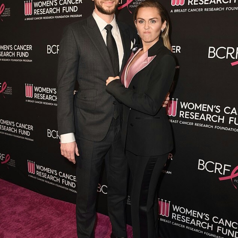 مايلي سايرس و ليام هيمسورث 