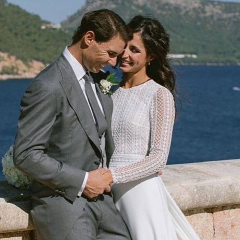 اطلالة العروس ناعمة و بسيطة