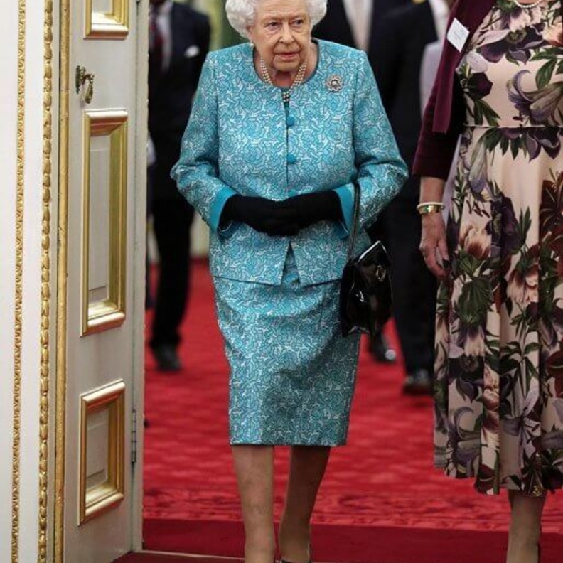 الملكة إليزابيث الثانية في حفل استقبال في قصر سانت جيمس