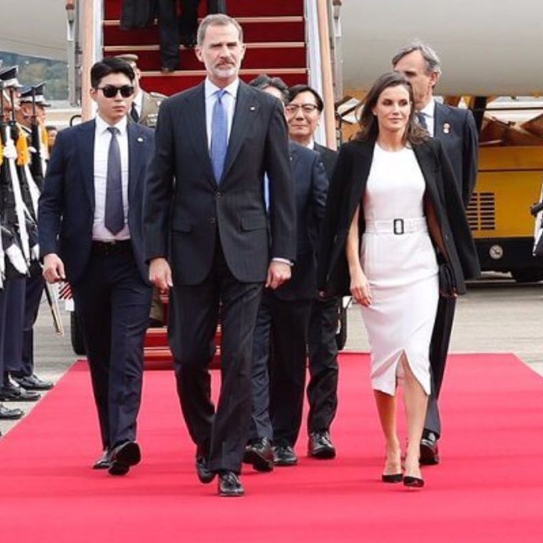 ملك وملكة إسبانيا يصلان إلى كوريا الجنوبية في زيارة رسمية