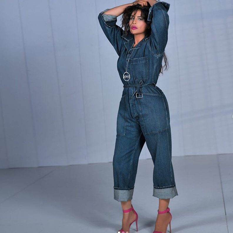 أحلام زيّنت اللوك بقلادة من الألماس من Cartier