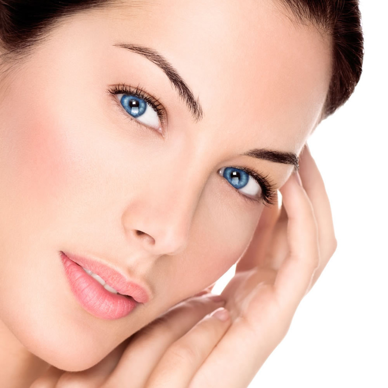 قطرات زيت النعناع الأخضر بعد الماسك المسائي فعال للعناية بالبشرة على الدوام