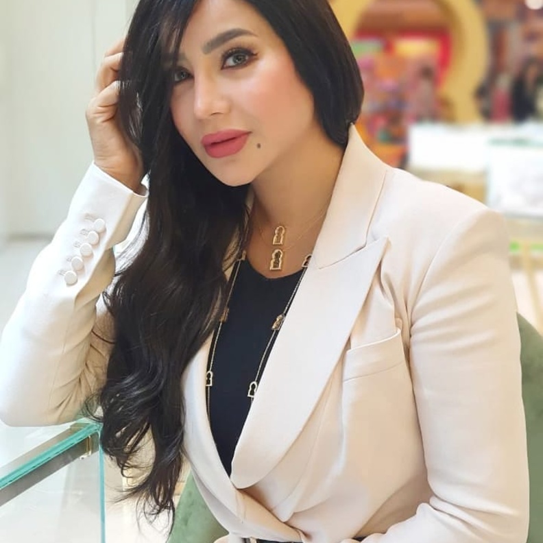 لجين عمران تحتفل بعيد ميلادها 