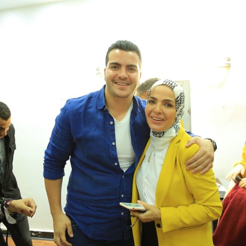 منى عبد الغني وابنها كريم