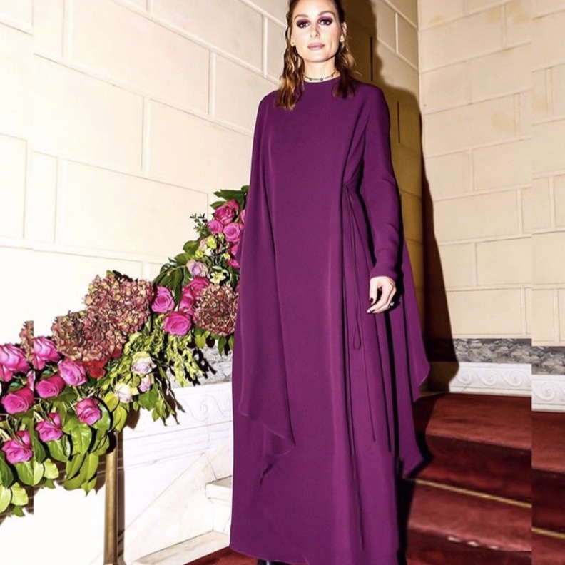 اطلالة الكيب من فالنتينو على طريقة أوليفيا باليرمو