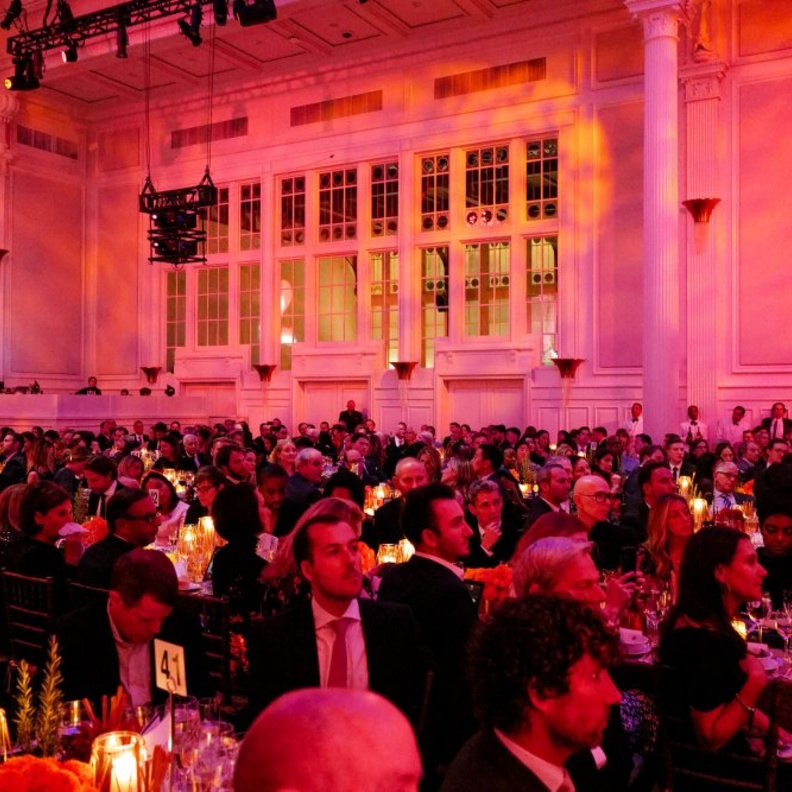 نيونغو تنضم إلى مايكل كورس في حملة مكافحة الجوع WATCH HUNGER STOP