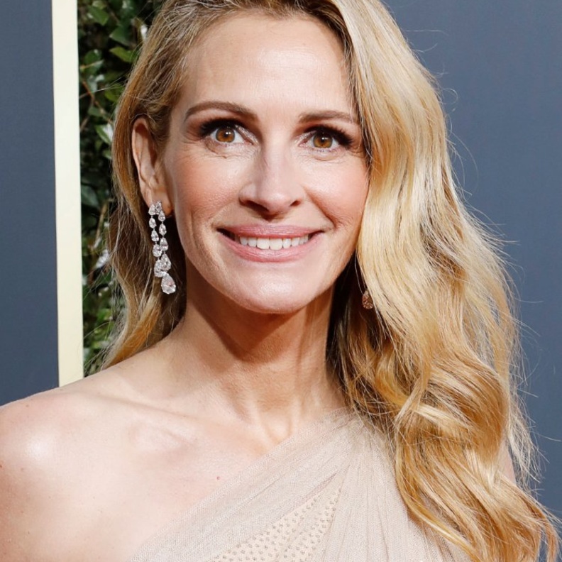 تسريحة كعكة الشعر الرخوة