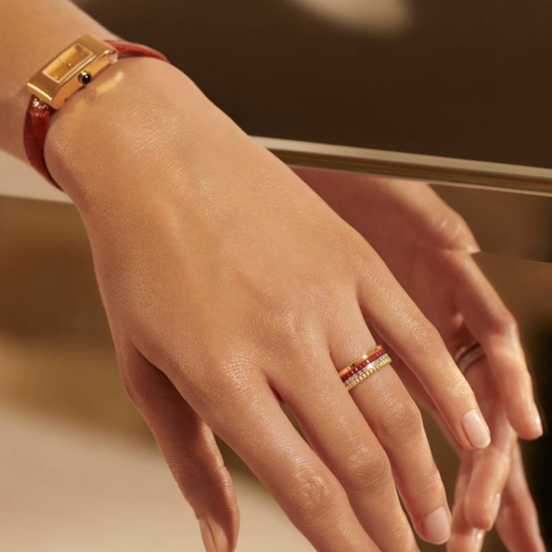 خاتم Quatre Radiant من الذهب الأصفر والماس، موديل الحجم الكبير