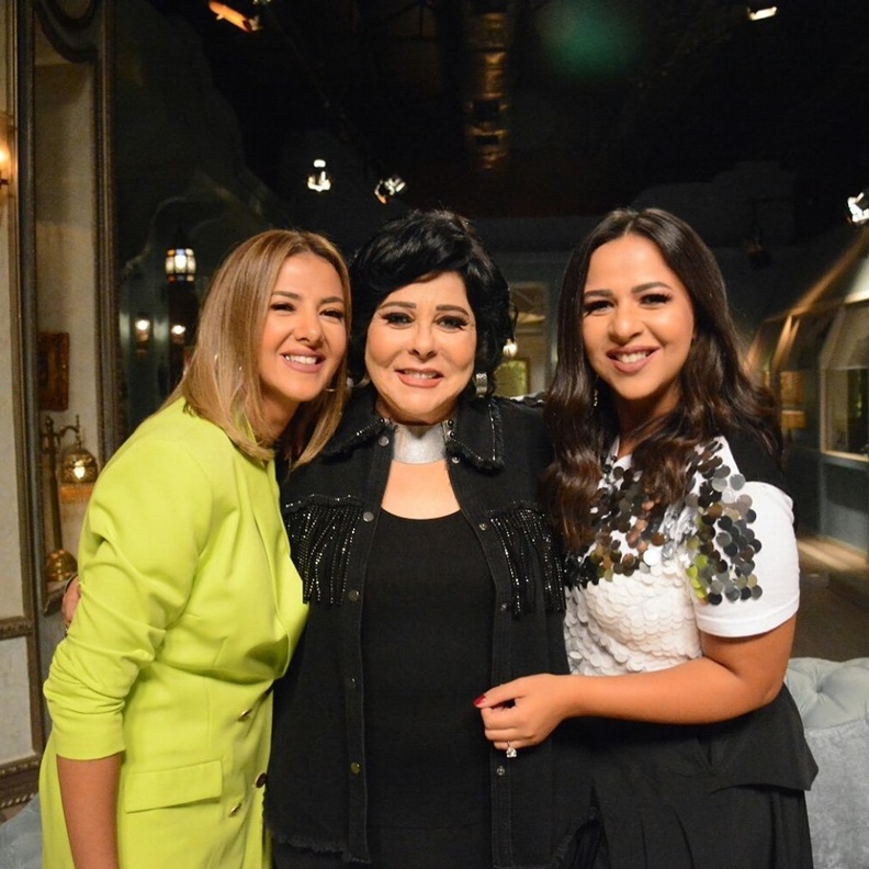 دنيا وايمي سمير غانم في صاحبة السعادة