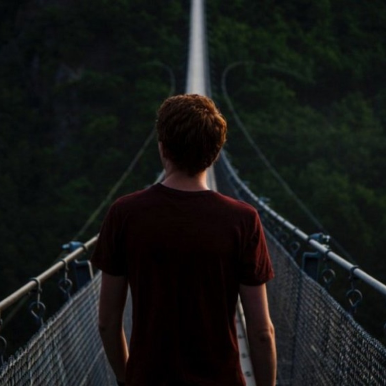  مولود برج العقرب شخص عصبي جدًا ومتوتر بطبيعته