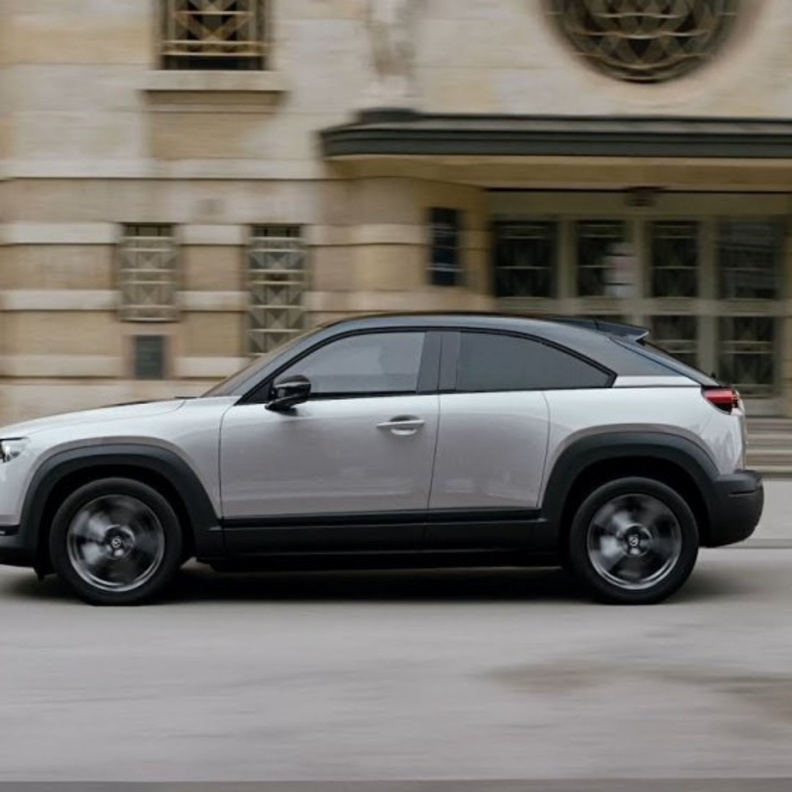 مازدا تكشف عن جديدها في معرض طوكيو للسيارات