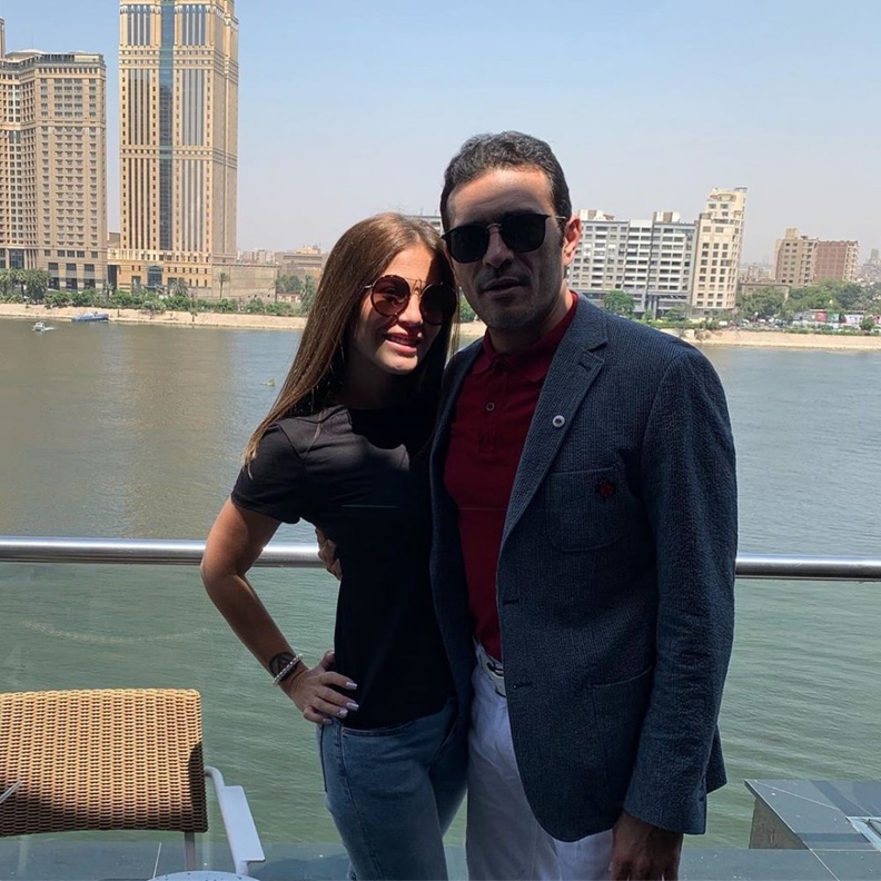 منة حسين فهمي وزوجها