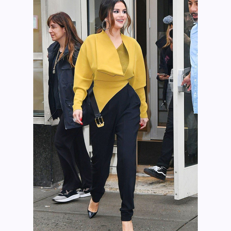  إطلالة ساحرة لسيلينا غوميز حملت توقيع دار Proenza Schouler