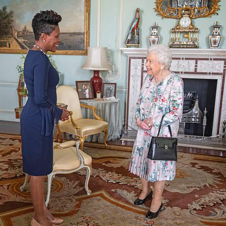 ملكة بريطانيا تستخدم ستة غرف "متواضعة" في قصر باكنغهام لا يسمح بدخول الرجال إليها