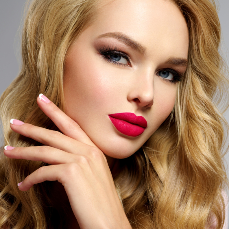 تعرفي على طريقة رسم كونتور الشفايف لتكبيرها