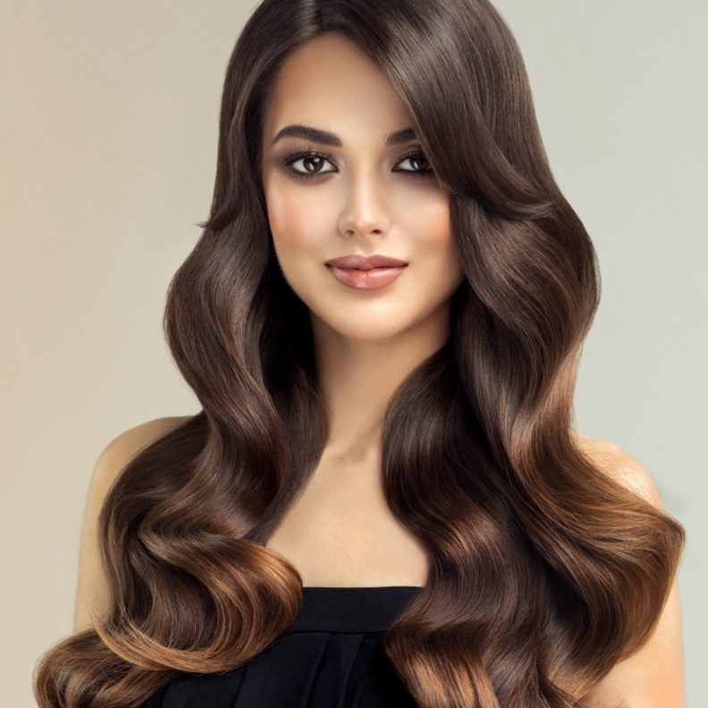  الفازلين يساعد على تنعيم وترطيب الشعر