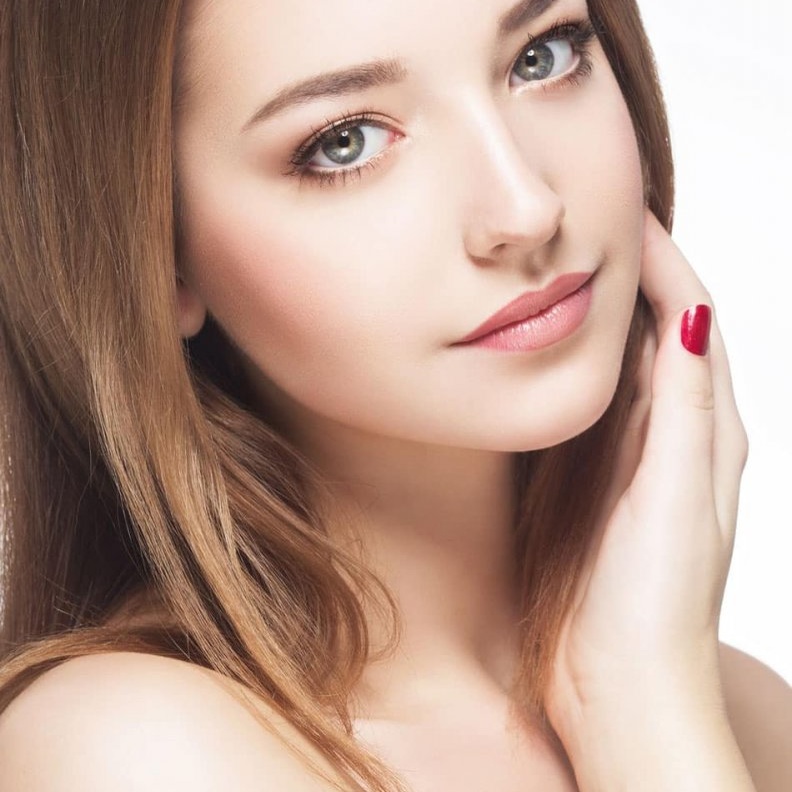 تعرفي على فوائد ماسك الخميرة لشد البشرة الدهنية للمرأة الثلاثينية