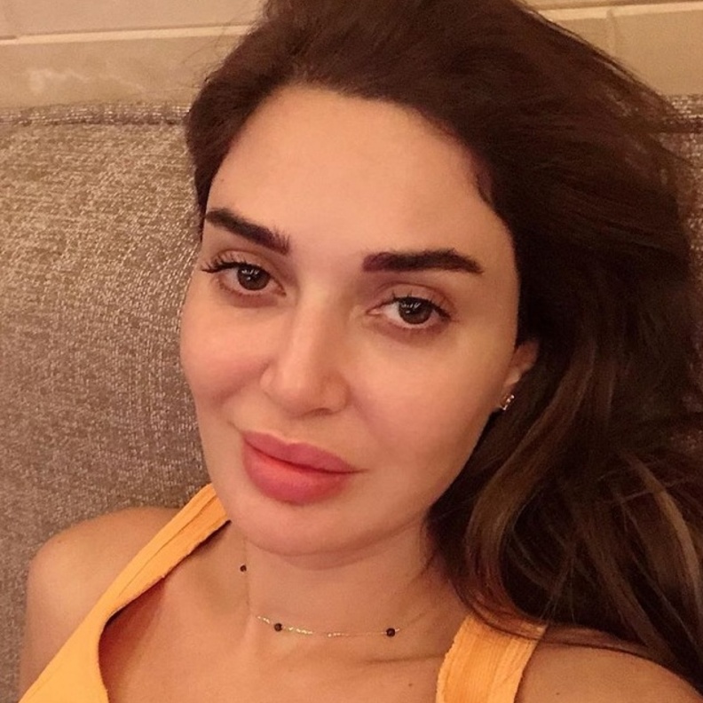 نادين نجيم وسيرين عبد النور بدون مكياج ..من الأجمل