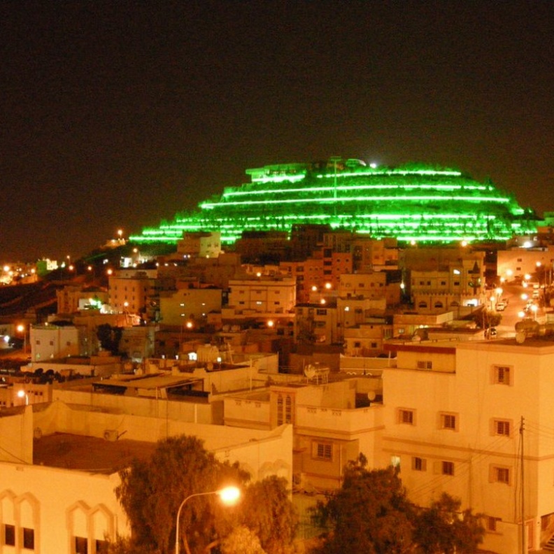 الجبل الأخضر في المساء