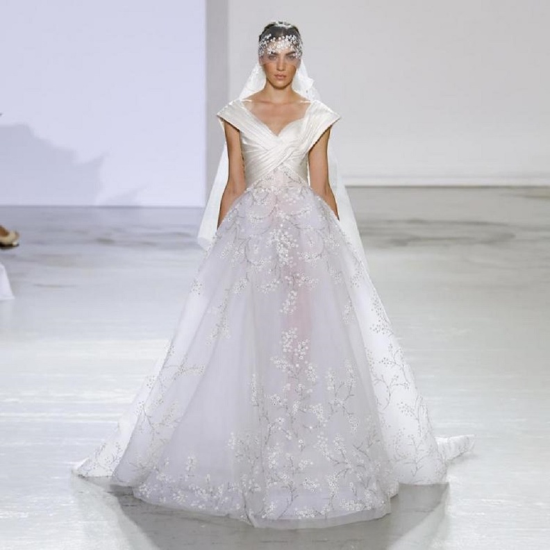  فستان من سعيد قبيسي