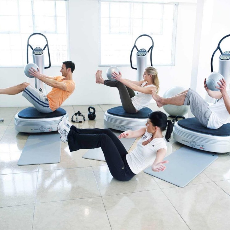 تمرين السكوات فعال مع المقبلين على الزواج