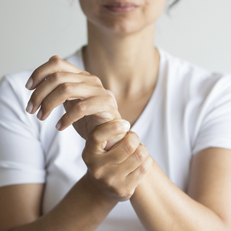 اعراض التهاب الاوتار في اليد وطرق علاجها