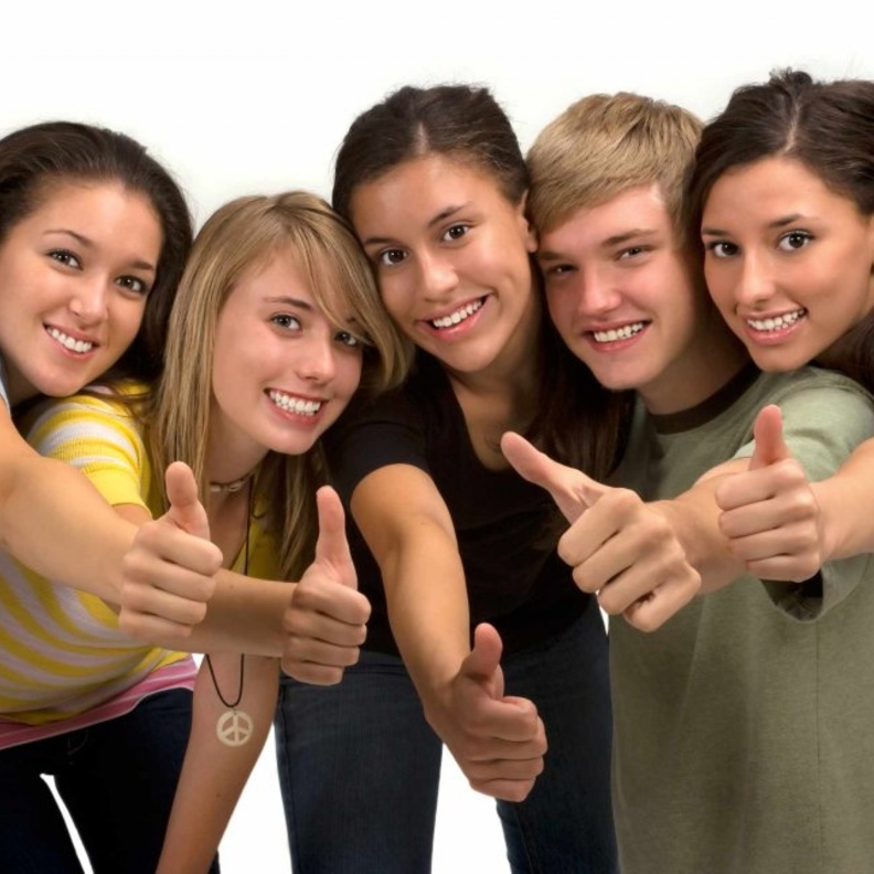 اجعلوا أبنائكم رفقاء الدرب منذ الصغر لعلاج جميع مشكلاتهم خلال مراحل أعمارهم المختلفة