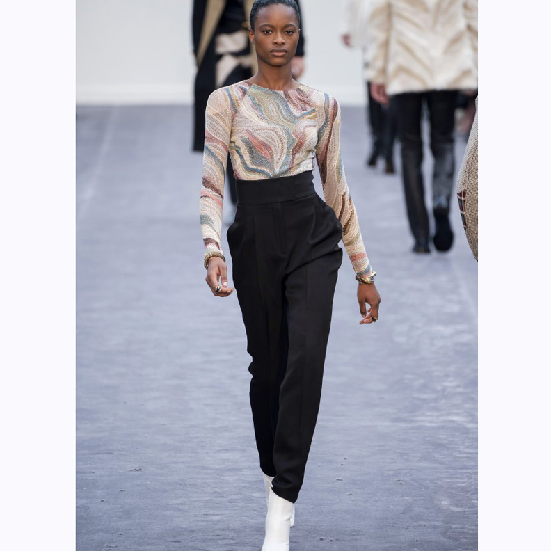 بناطيل عالية الخصر باللون البيج موضة شتاء 2020 من Anteprima